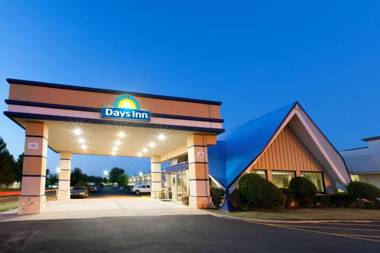 Days Inn by Wyndham Norman