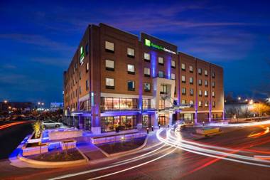 Holiday Inn Express & Suites Oklahoma City Downtown - Bricktown an IHG Hotel