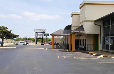 District Hotel Oklahoma City I-44 By OYO