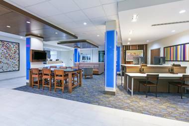 Holiday Inn Express & Suites - Tulsa Northeast - Owasso an IHG Hotel