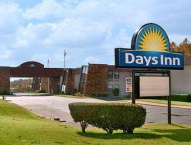 Days Inn by Wyndham Southern Hills/ORU