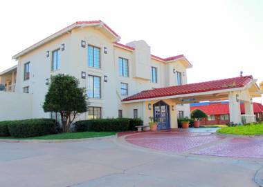 Baymont by Wyndham Tulsa Broken Arrow