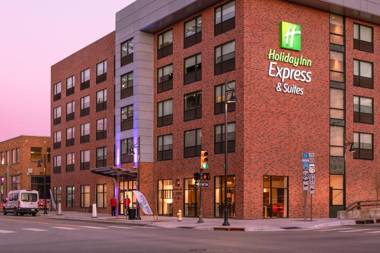 Holiday Inn Express & Suites - Tulsa Downtown - Arts District an IHG Hotel