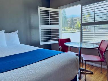 Ashland Motel - University