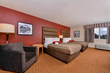 Clackamas Inn and Suites