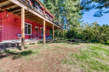 Rustic Retreat on Mercer Lake