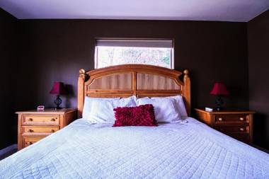 West Sail-River/Mt Vw-5BR/2.5B