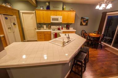 West Sail-River/Mt Vw-5BR/2.5B