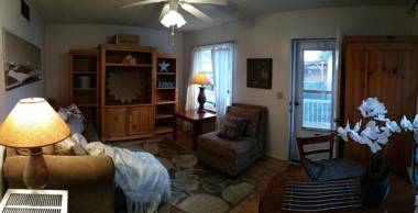 Cute Smarthouse Granite Close to Lake