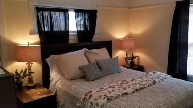 Modern❤️Smart Jetted Tub HDTV AC Wifi King Keurig