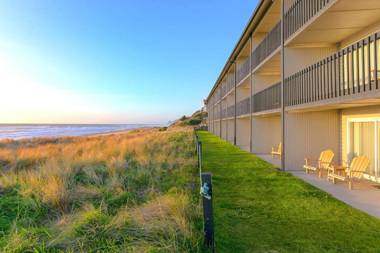 Lincoln Sands Oceanfront Resort Ascend Hotel Collection