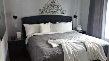 Starfish Manor Oceanfront Hotel