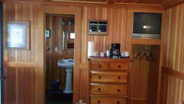 Whistling Winds Motel