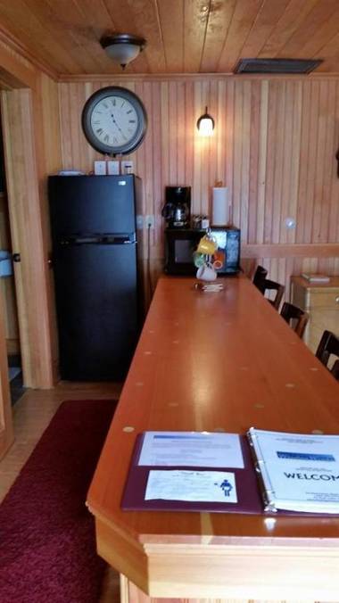 Whistling Winds Motel