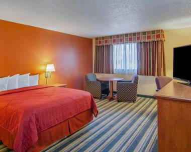 Quality Inn & Suites Medford Airport