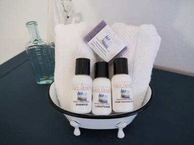 Lady Geneva Bed & Breakfast