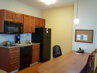 Candlewood Suites Portland Airport an IHG Hotel