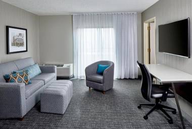 Courtyard Portland Downtown / Convention Center