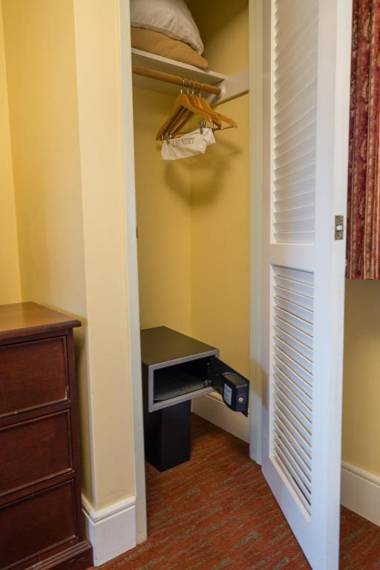 Park Lane Suites & Inn