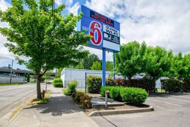 Motel 6-Portland OR - North
