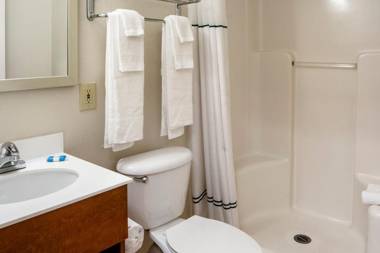 HomeTowne Studios by Red Roof Salem OR