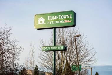 HomeTowne Studios by Red Roof Salem OR