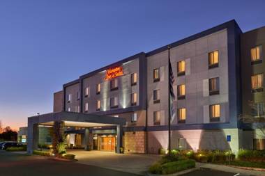 Hampton Inn and Suites Salem