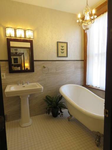 Altland House Inn & Suites