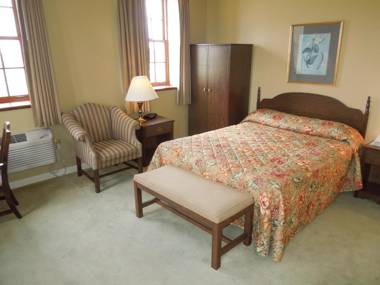 Bridges Guest Quarters