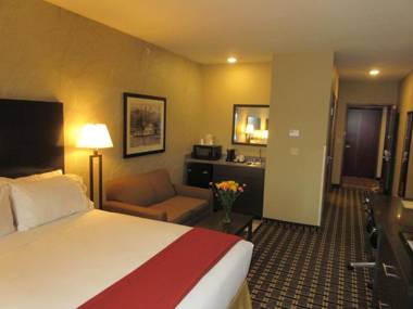 Holiday Inn Express & Suites Butler an IHG Hotel