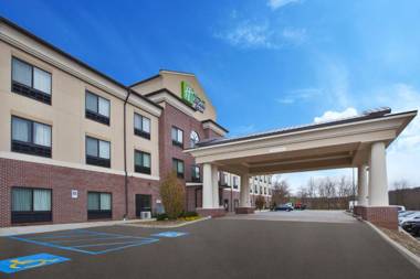 Holiday Inn Express & Suites Washington - Meadow Lands an IHG Hotel