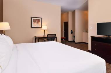 Holiday Inn Express & Suites Washington - Meadow Lands an IHG Hotel