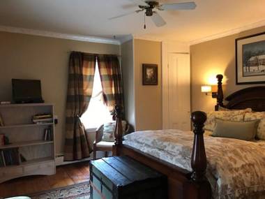 Fallen Tree Farm Bed and Breakfast