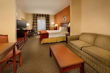 Holiday Inn Express & Suites by IHG Chambersburg an IHG Hotel