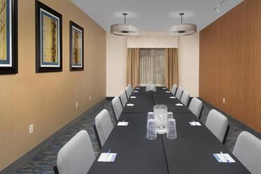 Holiday Inn Express & Suites by IHG Chambersburg an IHG Hotel