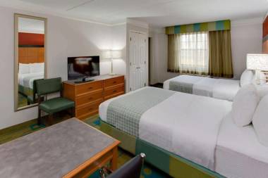 La Quinta Inn by Wyndham Pittsburgh Airport