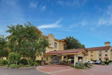 La Quinta Inn by Wyndham Pittsburgh Airport