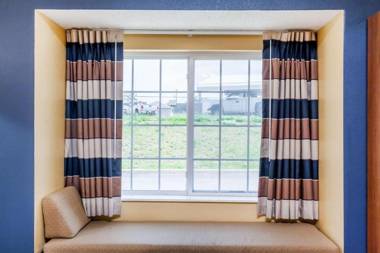 Microtel Inn & Suites