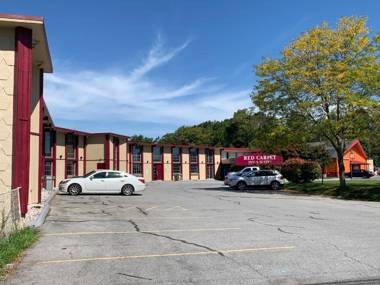 Red Carpet Inn & Suites Ebensburg