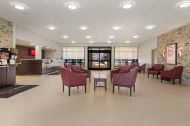 Red Roof Inn PLUS & Suites Erie
