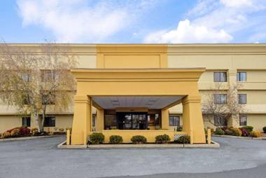 La Quinta by Wyndham Harrisburg Airport Hershey