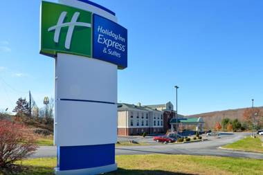 Holiday Inn Express & Suites White Haven - Poconos an IHG hotel