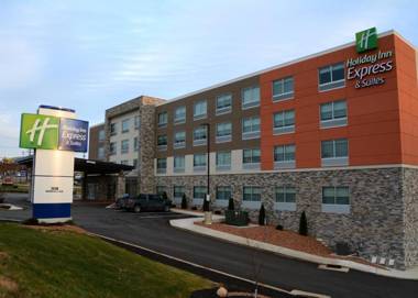 Holiday Inn Express & Suites - Pittsburgh - Monroeville an IHG Hotel