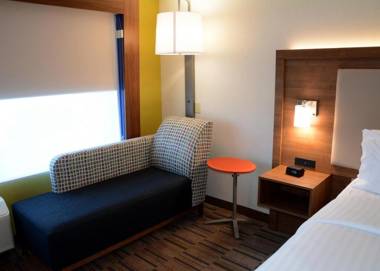 Holiday Inn Express & Suites - Pittsburgh - Monroeville an IHG Hotel