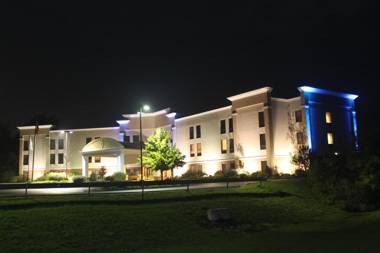 Holiday Inn Express Lewisburg - New Columbia an IHG Hotel