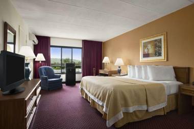 Days Inn by Wyndham New Stanton PA