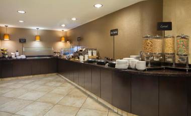 Embassy Suites by Hilton Philadelphia Airport