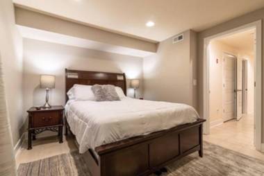 Beautiful Lux 4 Bedroom*Near PENN/CHOP*Roof Deck