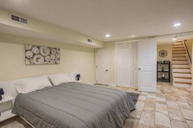 Beautiful 2 bedroom-Graduate Hospital-Back Patio