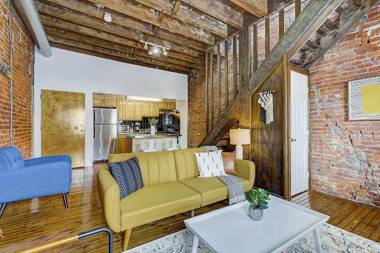 Frontdesk I Mariner's Court Apts Northern Liberties Philadelphia